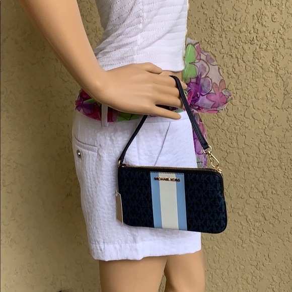 Michael Kors Jet Set Travel Large Top Zip Wristlet - Picture 11 of 16